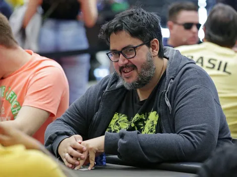 Fernando Viana bate na trave ao subir no pódio em torneio que valia bracelete na WSOP Online