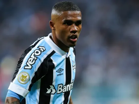 Douglas Costa, ex-Grêmio, informa sua decisão para o futuro da carreira