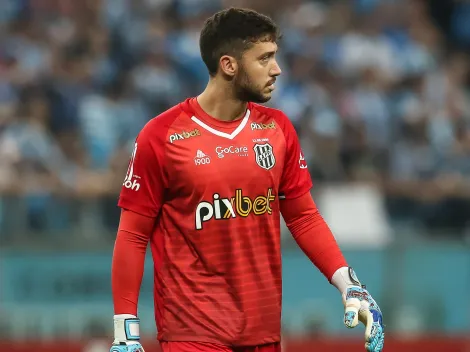 Pênalti ‘fantasma’ revolta torcedores, que protestam