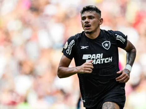 Tiquinho Soares tem situação contratual exposta no Botafogo