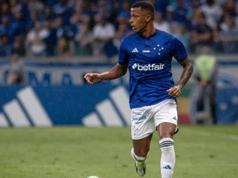 Torcida do Cruzeiro perde a paciência com Arthur Gomes em empate
