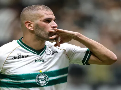 Slimani atinge marca expressiva e pode ser solução no Coritiba