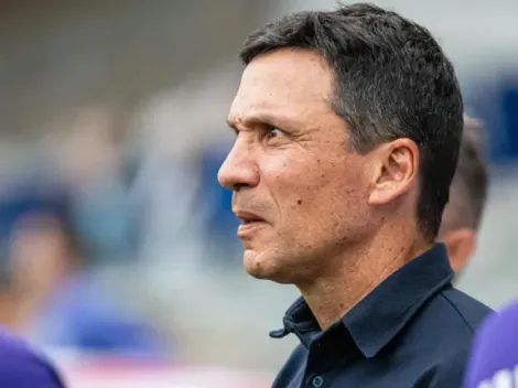 Entrevista de Zé Ricardo é marcada por situação bizarra na Arena MRV