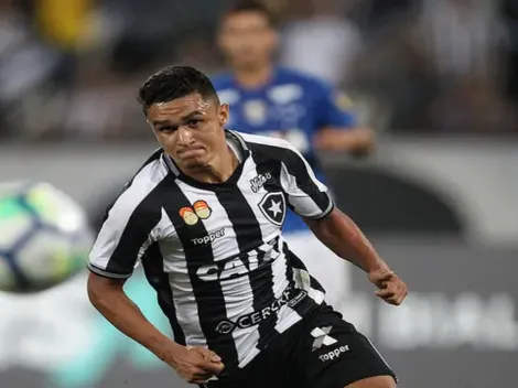 Atacante Erik, ex-Botafogo, conquista título no Japão