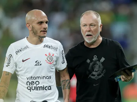 Fábio Santos defende Mano no Corinthians