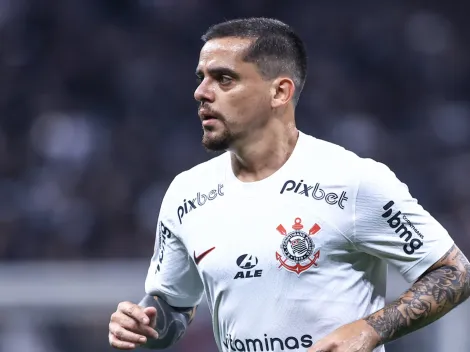 Fagner é o jogador do Corinthians mais advertido desde 2019