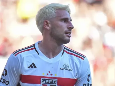 Calleri faz tatuagem da taça da Copa do Brasil conquistada pelo São Paulo