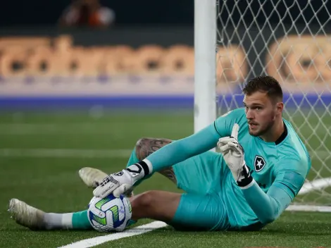 Lucas Perri está sendo vaiado pelos torcedores alvinegros