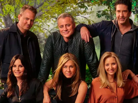 Elenco de Friends negocia para realizar homenagem a Matthew Perry no palco do Emmy 2024