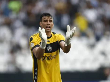 Léo Jardim sorri: Cruzeiro tem problema com trio TITULAR de pegar o Vasco
