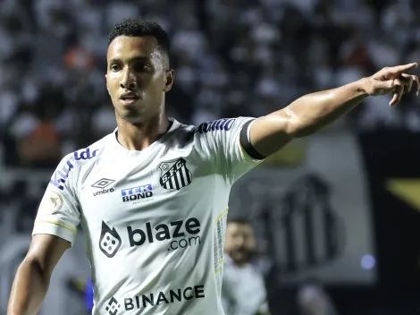 Lucas Braga é testado em nova função no Santos