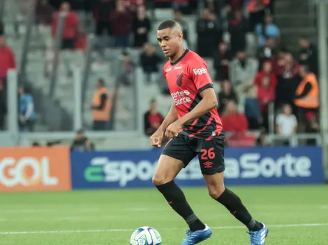 Em ano com pouco brilho, Erick se destaca e anima a torcida do Athletico-PR