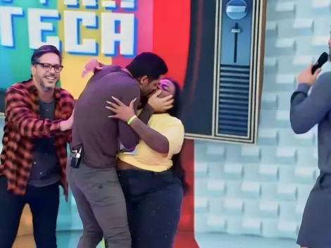 Cauã Reymond e Jojo Todynho se baijam no palco do Caldeirão