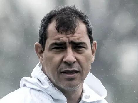 É oficial, jogador rescinde contrato e está livre: Carille recebe 'quentinha' sobre reforço no Santos