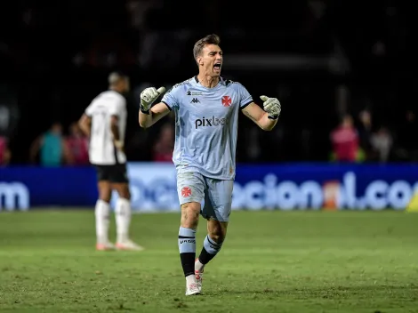 Léo Jardim celebra seu primeiro ano com a camisa do Vasco