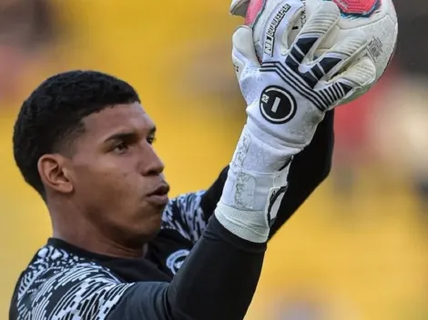 Vitória se afasta de acordo por Halls após Vasco dizer que goleiro está nos planos