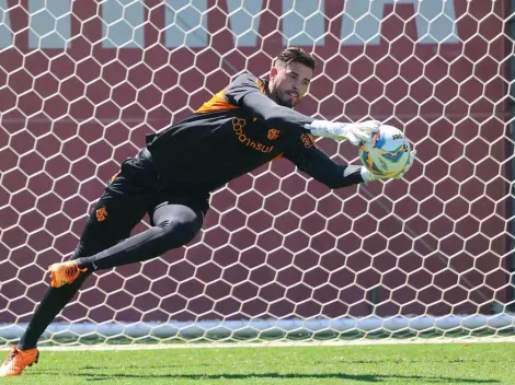 Ivan sai lesionado e Coudet ite preocupação com situação do goleiro