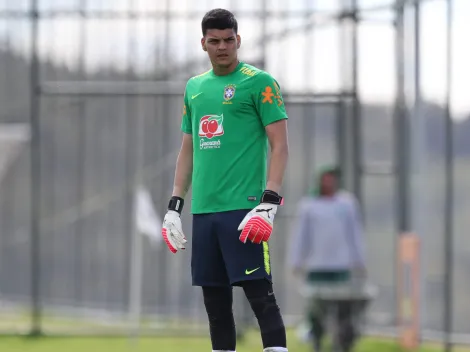 Carille revela nome de Gabriel Brazão como favorito para ser novo goleiro do Santos