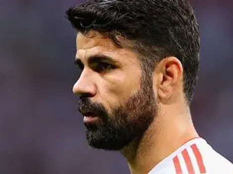 Diego Costa tem atitude divertida flagrada pelas câmeras em goleada do Grêmo