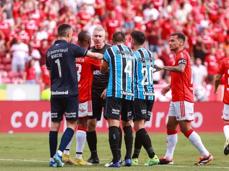 Kannemann pega Daronco pela camisa no Gre-Nal em pênalti que deu a vitória ao Inter