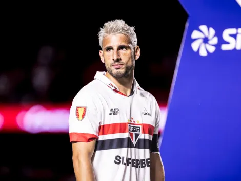 Câmera flagra recado de Calleri ao árbitro antes de jogo do São Paulo