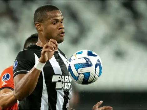 Júnior Santos, atacante do Botafogo, responde provocação de Juninho Capixaba