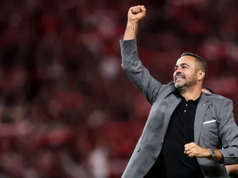 Artur Jorge chega ao Botafogo com promessa de novos reforços para a defesa e uma redução no número de jogadores do elenco