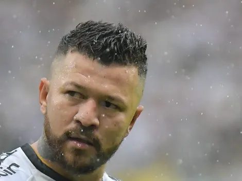 Vai jogar no Goiás? Um fator dificulta saída de Rossi do Vasco