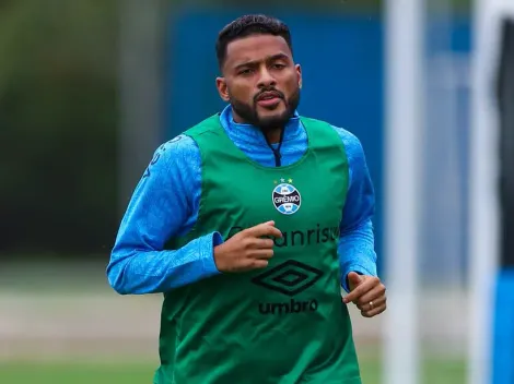 Reinaldo volta a treinar no CT do Grêmio e anima previsão para retorno