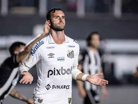 Léo Baptistão é oferecido para reforçar o Santos na Série B em julho