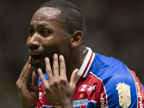 Tinga cumpre missão de parar Wesley em Corinthians x Fortaleza