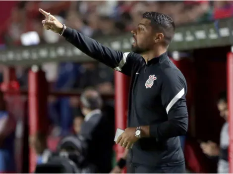 António Oliveira aponta melhora de desempenho do Corinthians