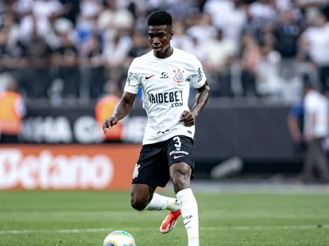 Félix Torres sai lesionado durante a vitória do Corinthians