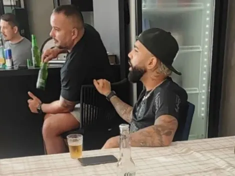 Gabigol aparece com camisa do Corinthians e Nação não gosta