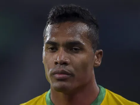 Família pressiona Alex Sandro para assinar com o São Paulo