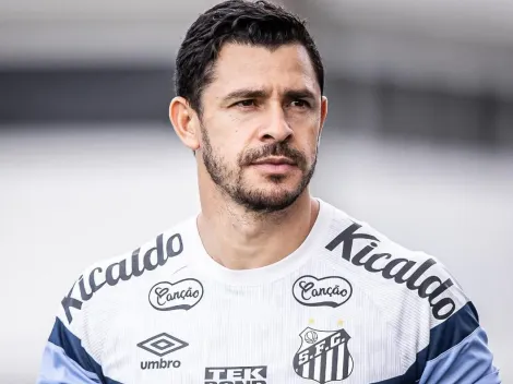 Carille explica como reencontrou o futebol de Giuliano no Santos