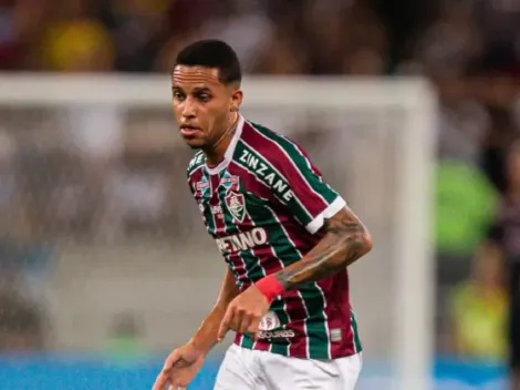 Alexsander recebe comentários de Fernando Diniz após afastamento no Fluminense