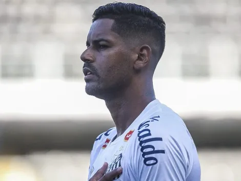 Aderlan retorna e será titular no próximo jogo do Santos