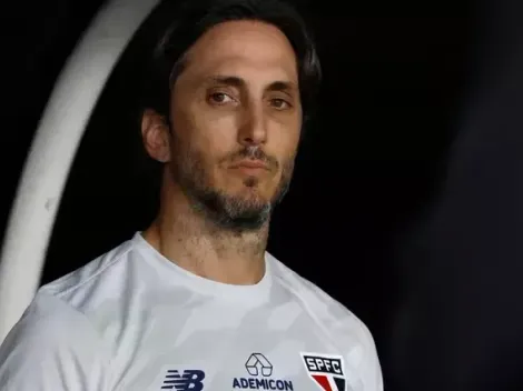 São Paulo recebe visita de Tiago Volpi no CT