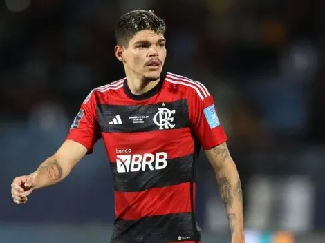 Léo Pereira se recupera de lesão e Ayrton Lucas faz trabalho em campo