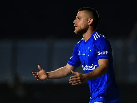 Torcida do Cruzeiro critica Ramiro em empate