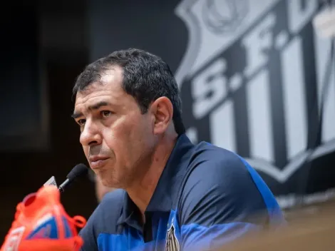 Torcida pede demissão de Carille mesmo após vitória do Santos