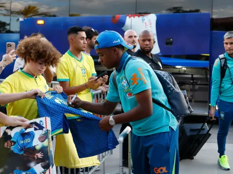 Seleção Brasileira é recebida com festa na Califórnia após problemas no voo