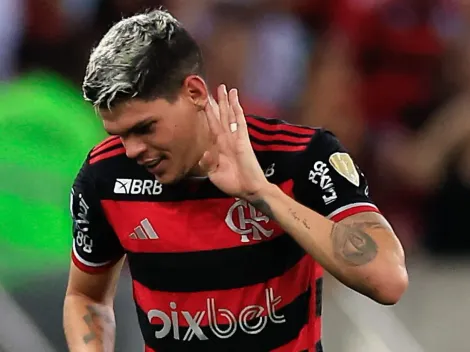 Árbitra do VAR confirma pênalti em Ayrton Lucas, do Flamengo