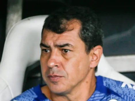 Torcida do Santos critica Carille após expulsão de Rodrigo Ferreira