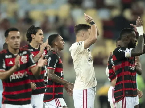 Torcida do Flamengo apoia jogadores após empate com o Cuiabá