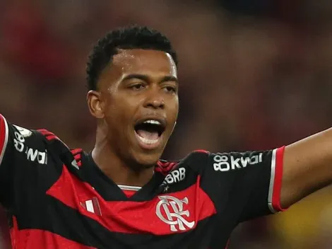 R$ 2,1 milhões de salários: Carlinhos fica no Flamengo