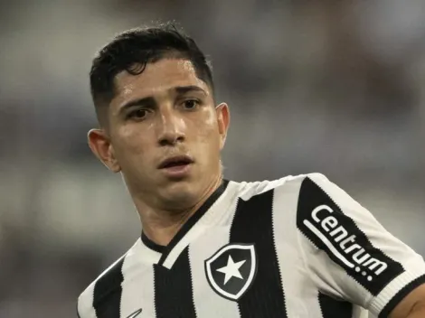 Botafogo garante permanência de Savarino