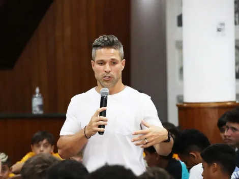 Diego Ribas elogia trabalho de Filipe Luís no Flamengo