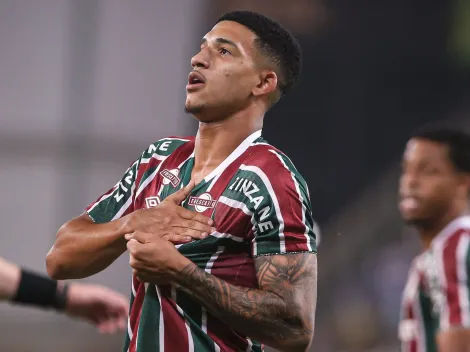 Kauã Elias leva bronca de veteranos do Fluminense